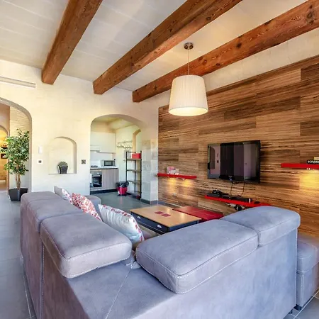 A Popular Pet Friendly With A Pool, Gozo *