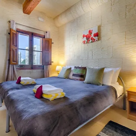 A Popular Pet Friendly With A Pool, Gozo Villa Xaghra