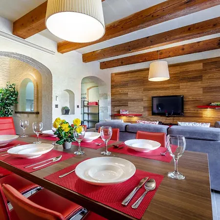 A Popular Pet Friendly With A Pool, Gozo Villa Xaghra