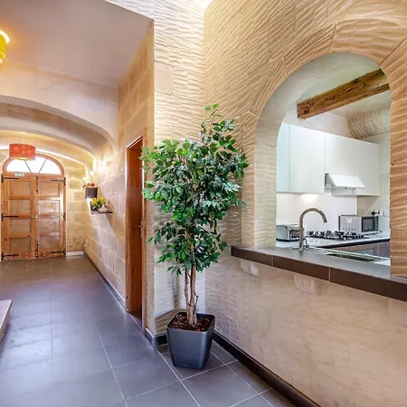 A Popular Pet Friendly With A Pool, Gozo Villa Xaghra